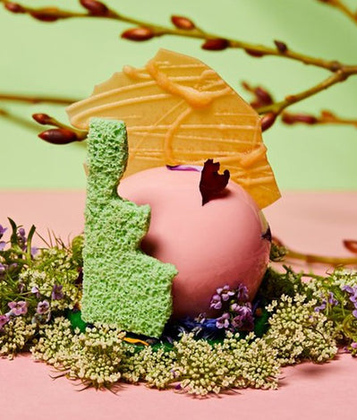 Wild Idol sparkles this Spring in a David Hockney-inspired Afternoon Tea at Rosewood London
